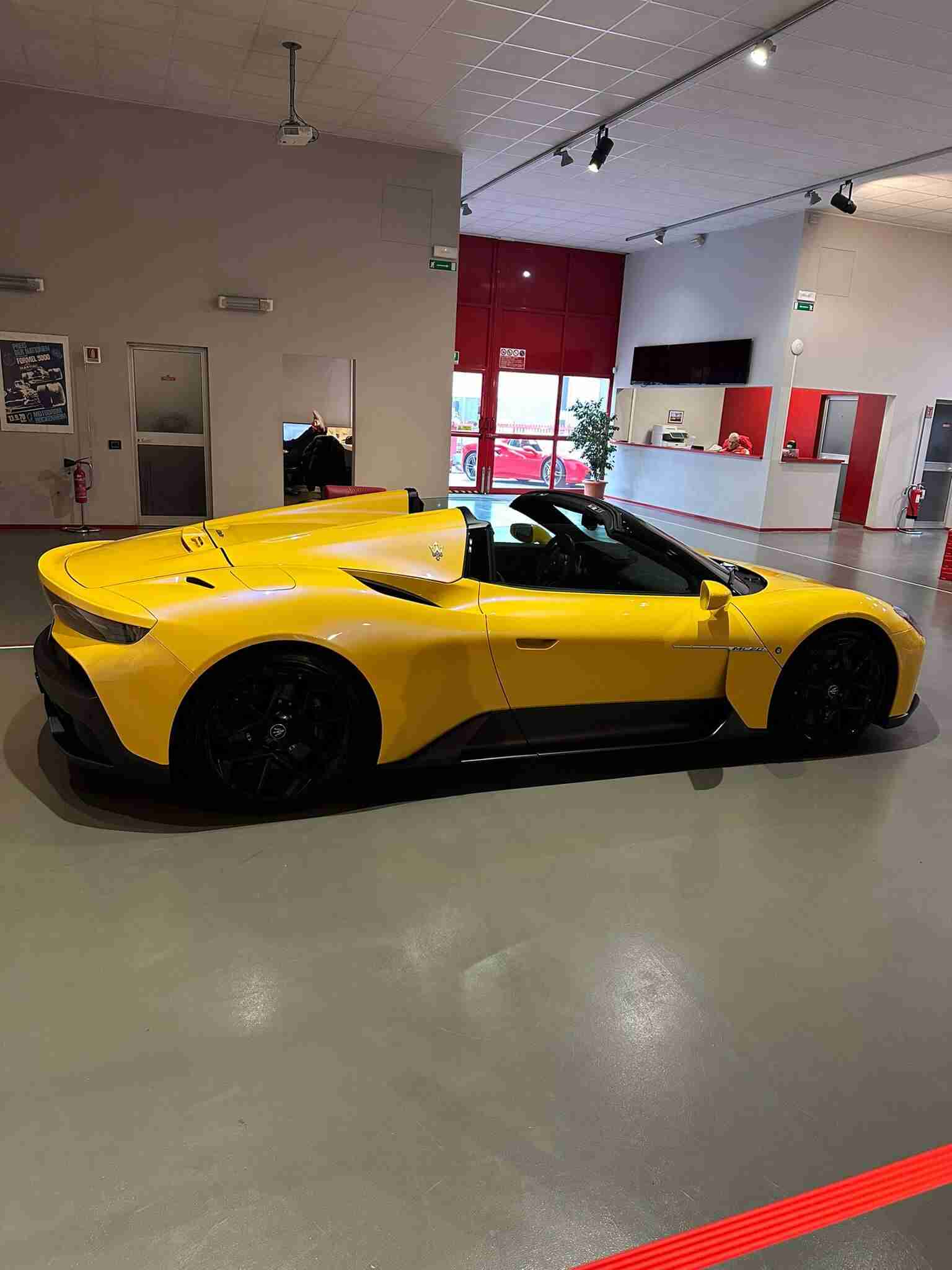 Test Drive Maserati MC20 Cielo 4 Test Drive Maserati MC20 Cielo - Image 4