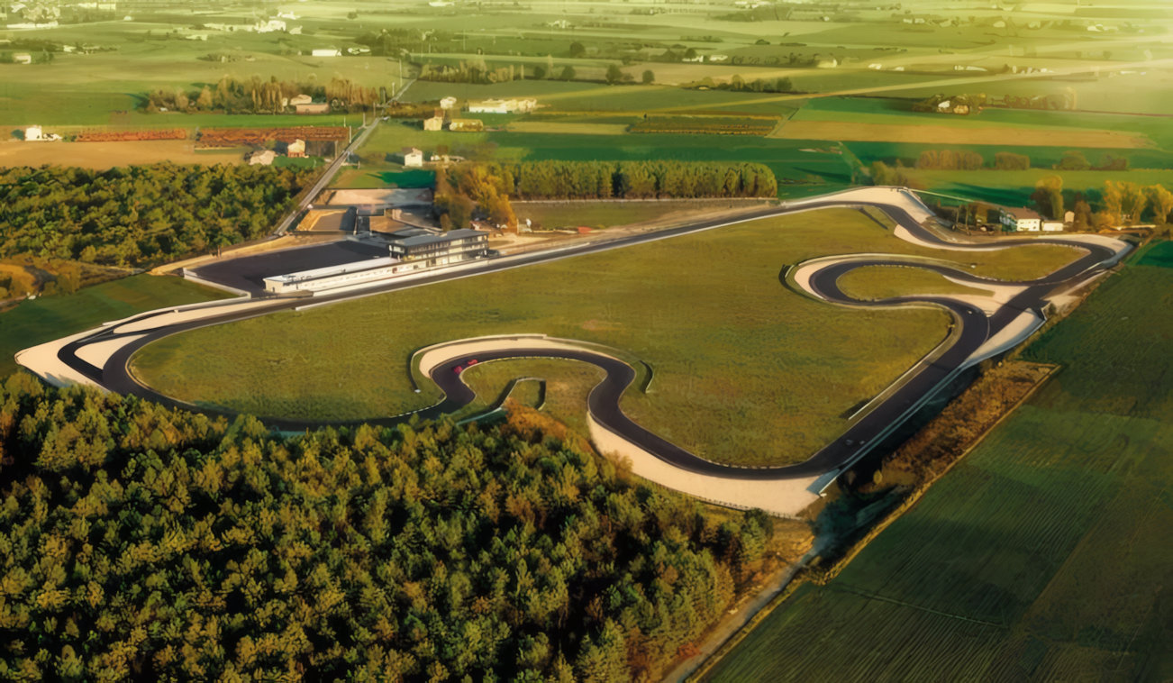 Test Drive Racetrack Ferrari 296 Challenge 3 Test Drive Racetrack Ferrari 296 Challenge - Image 3